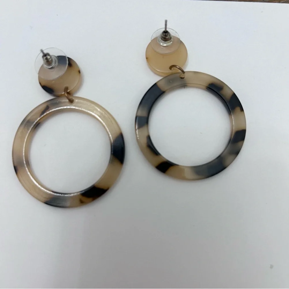Tortoise Shell Hoop Earrings